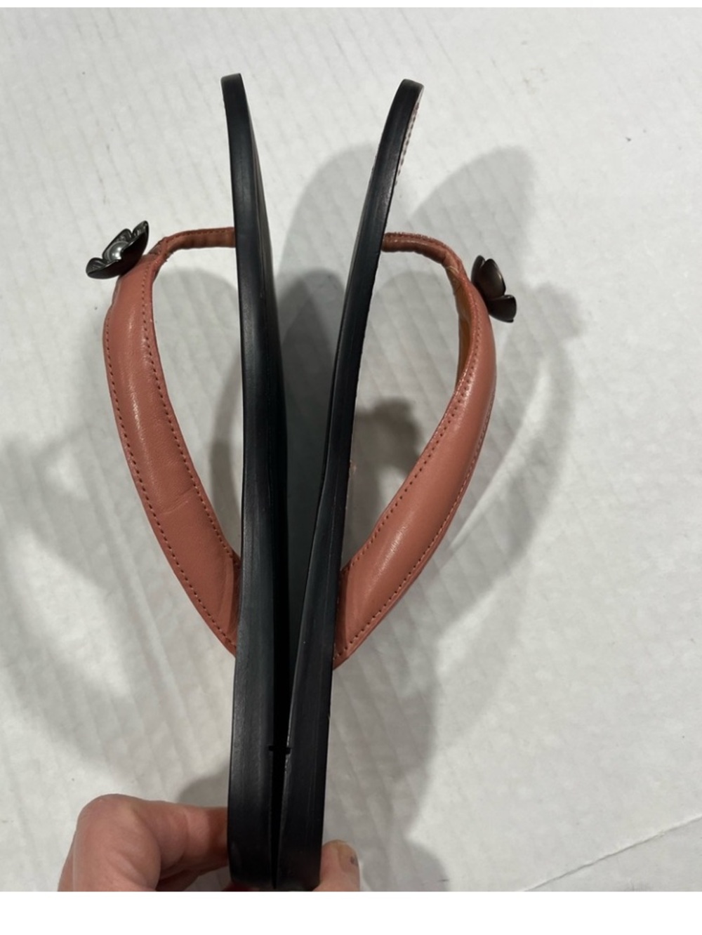 COACH TEA ROSE LEATHER FLIP FLOP - Picture 7 of 13